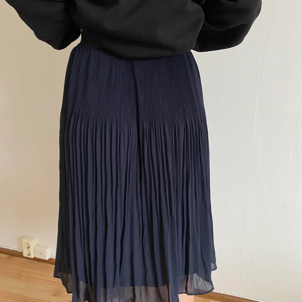 Fin kjol från HM. Storlek 36 . Kjolar.