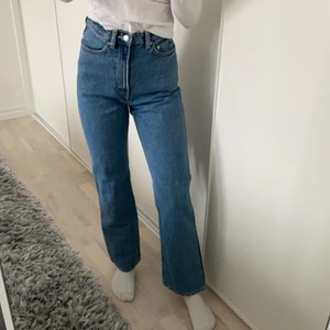 Jeans från Weekday  - Använda fåtal gånger💙