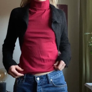 Kort kofta  - Så fin kort kofta med lite smått glitter i