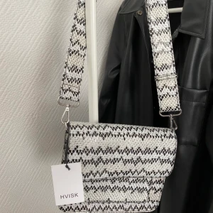 Handväska från HVISK - Oanvänd handväska från HVISK. Nypris 599
