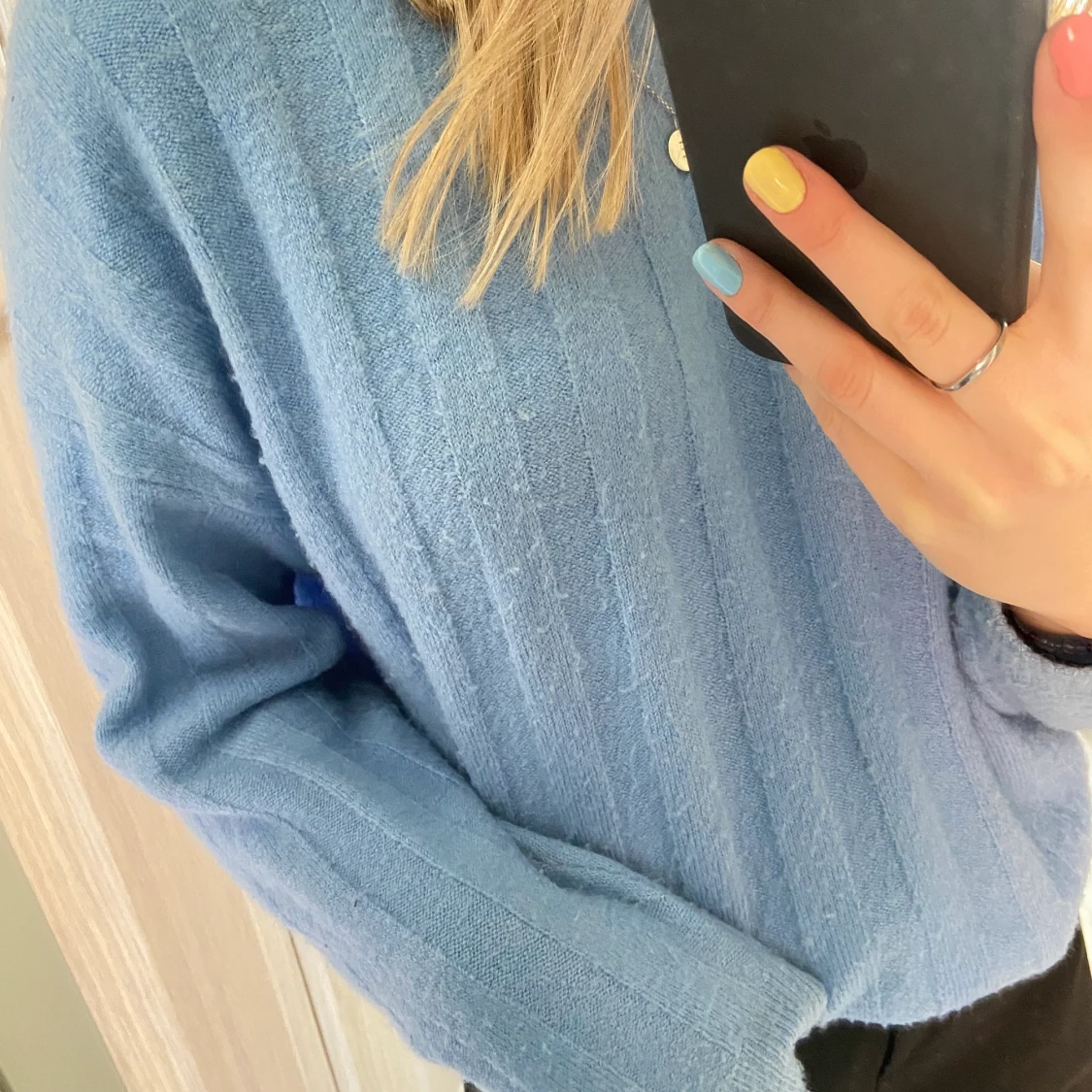 Blå stickad tröja - 90