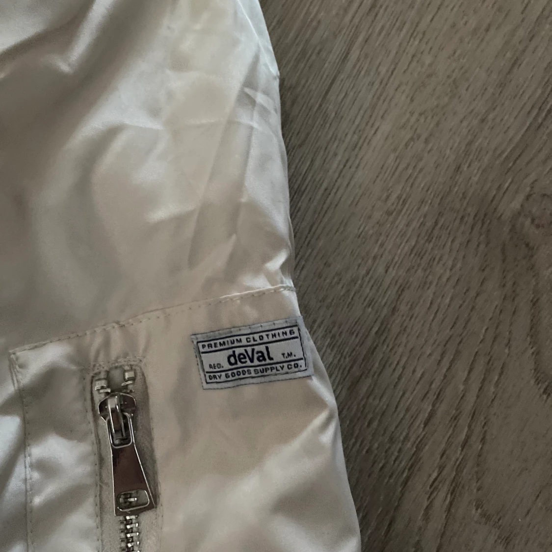 OANVÄND MÄRKES JACKA  - 90