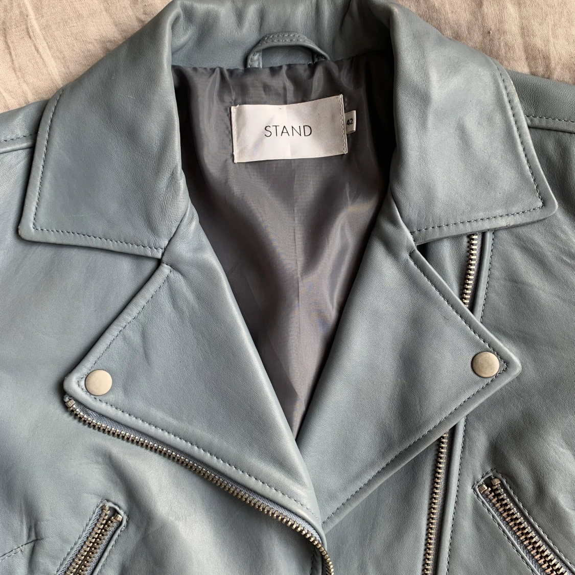 Gråblå skinnjacka från STAND  - 90