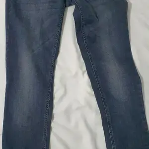 New jeans, unused. Size 34