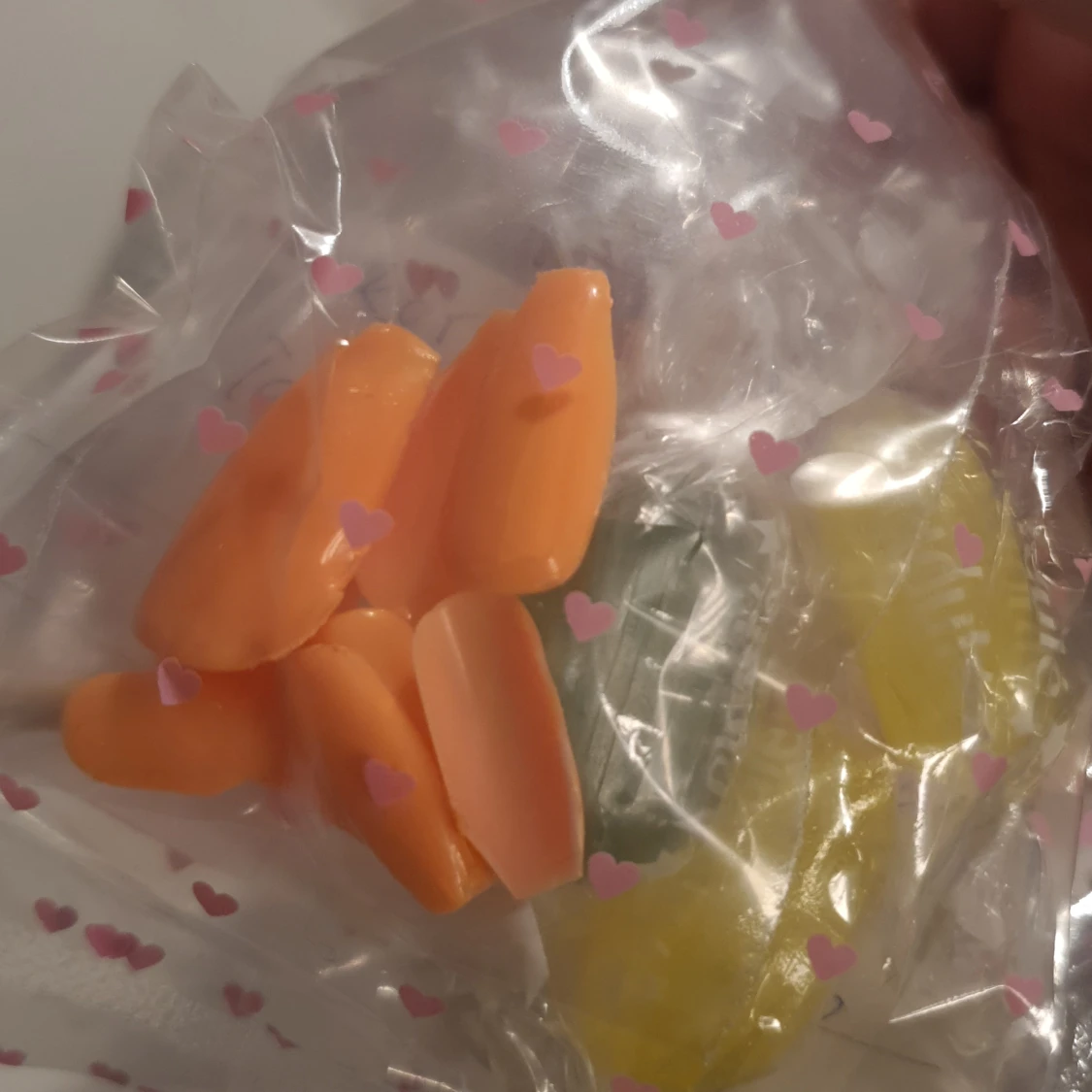 Press on nails  - 37