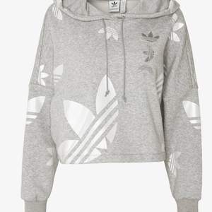Helt ny Adidas tröja croppad med prislapp kvar, köpt på Zalando