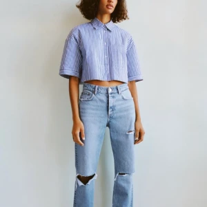 Raka zara jeans - Säljer dessa helt nya jeans från zara prislapp kvar till och med. ❤️Jättefina men tyvärr passar de ej mig