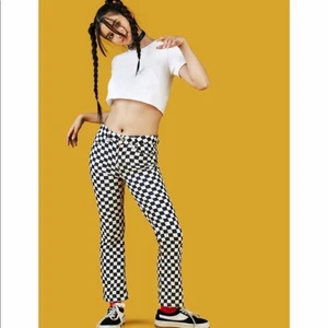 Rutiga byxor unif - Säljer dessa populära unifbyxor som inte finns på hemsidan längre, köpte för några år sedan men har använt dem 2 gånger bara, så i väldigt bra skick!