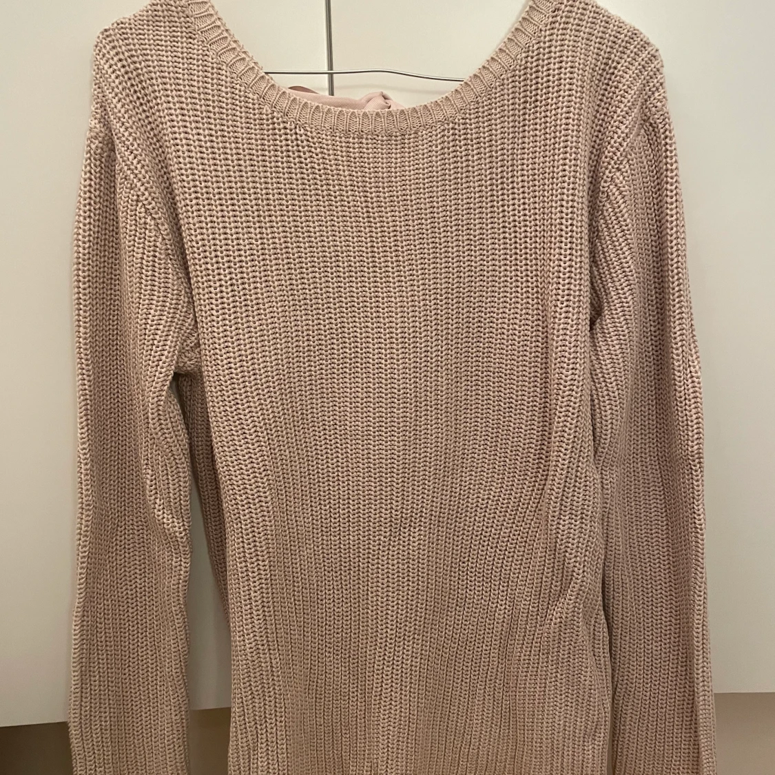 Beige/gammalrosa stickad sweatshirt 