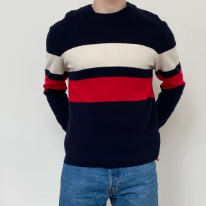 Stickad tröja  - Fin stickad tröja i str M kan mötas upp och fraktas 