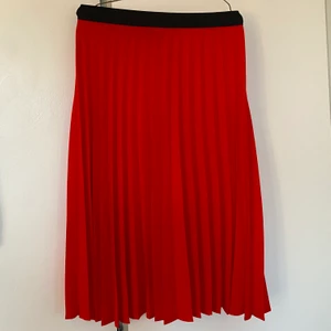 Röd kjol! - Knappt använd! ✌🏼❤️