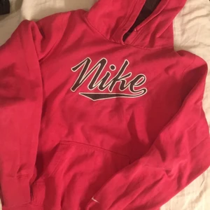 Nike - Super fin hoodie! Budet ligger på 200kr + frakt 💞💞