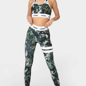 Stronger tränings byxor - Säljer mitt jättefina tränings sätt från stronger då de blivit lite för litet för mig och då i te kommer till andvändning. Dom är i jättefint skick. Kan skicka fler bilder om de skulle behövas💗