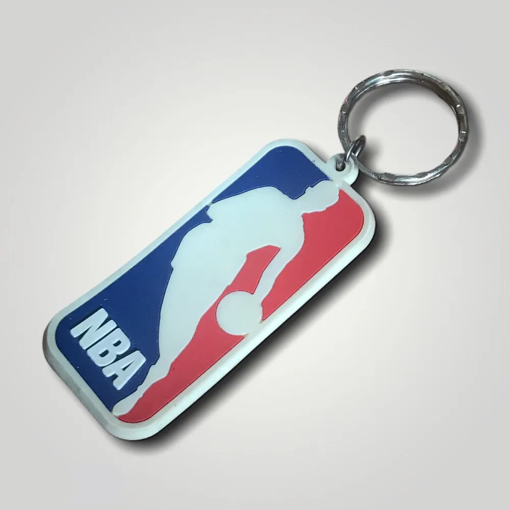 En snygg nyckelring för de som gillar basket eller samlar på NBA föremål och kläder! Frakt är 12 kr, köp nu! 💯. Accessoarer.