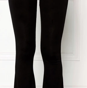 Bootcut byxor  - Från Gina i strl s i ett fint skick🤍