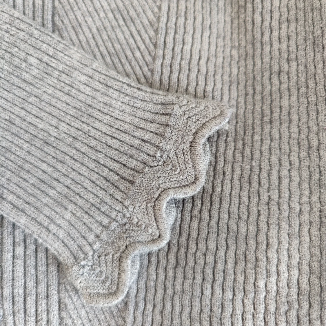 Grå långärmad tröja - 91