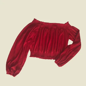 Bardot topp - 🌟 Nedsatt pris, doneras snart!🌟🪞 Röd bardot blus. 🪞5/5 skick. 
