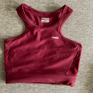 Stronger topp  - Träning topp från Stronger, i storlek S 