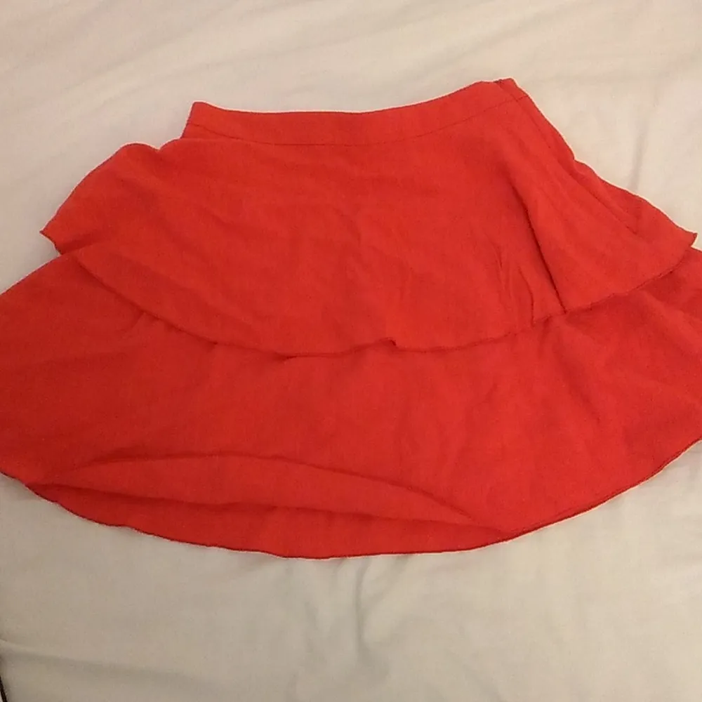 Fin röd kjol från nakd, nästan oanvänd. Fint till sommaren! Nypris 349.. Kjolar.