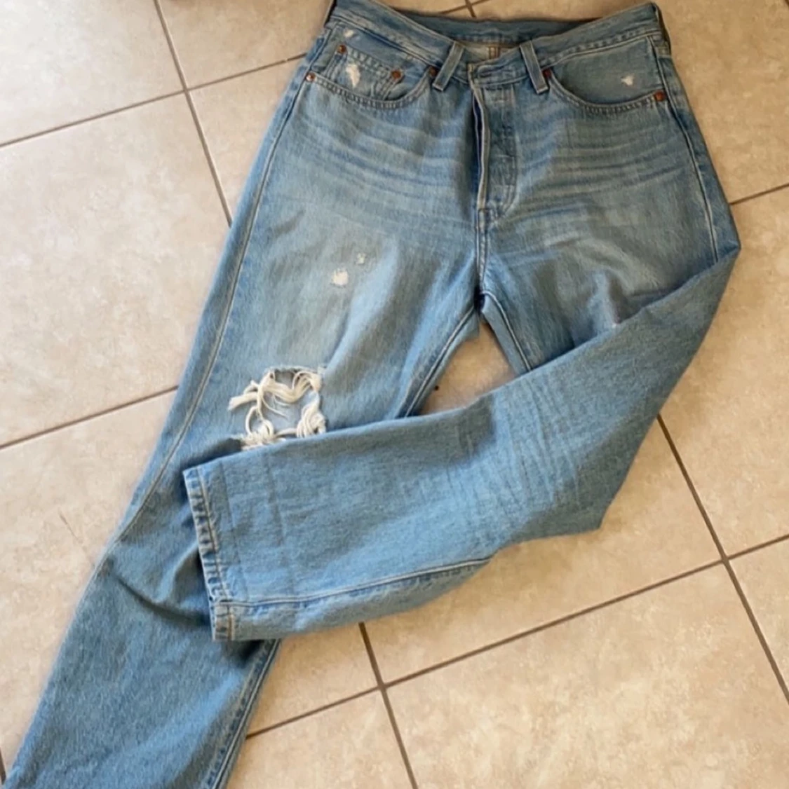 Ljusblåa Levi’s 501or  - 90