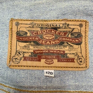 Blå jeansjacka - Blå jeansjacka crocker orginal i stl 170/xs, säljer då den knappt andvänds så i bra skick. Säljer för 150+66 i frakt, startar budgivning ifall flera e interesserade.