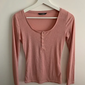 Ribbad rosa tröja - Jättefin oanvänd ribbad rosa tröja från Shein! 