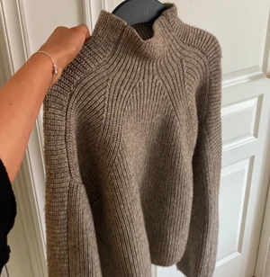 Stickad tröja  - Tröja från hm, superfint skick