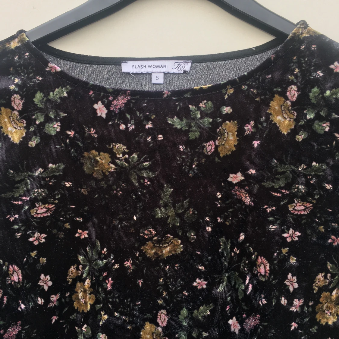 Mjuk klänning i fint skick 🖤 - 90