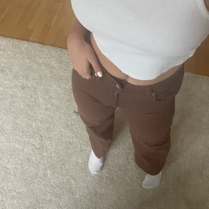 Bruna Wide jeans - Så sköna jeans som inte kommer till användning. Formar kroppen fint och skönt material 