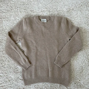 These glory days knitted sweatshirt - En stickad tröja från märket These Glory Days i storlek M men den är väldigt liten i storleken så sitter som S, bra skick.