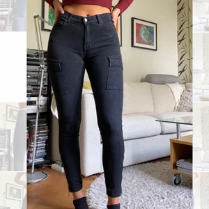 Dr denim jeans - Superfina och sitter bekvämt tight på kroppen! Asnajs ju! Dragkedja vid benändarna. Lite urtvättat material. (Nypris 500kr)