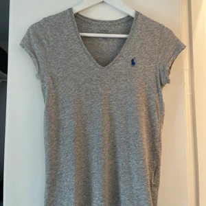 Ralph lauren t-shirt - Använd fåtal gånger Storlek XS  Tillkommer spårbar frakt på 66kr ❤️