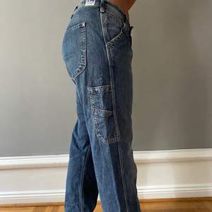 Superfina lee jeans säljer pga lite för korta för mig (är 173) 