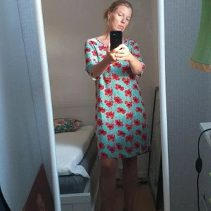 Klänning från Zilch - Oanvänd klänning från Zilch (Nypris 1500)