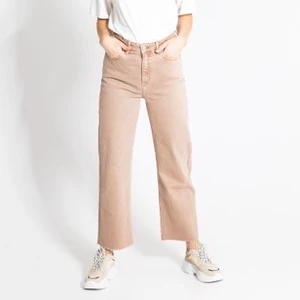 Högmidjade beige byxor  - Sitter superfint i midjan och ner på benen. Storlek XS. Från Lager 157. Prisen inkl frakt. ☺️