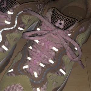 Golf Le Fleur x Converse Gianno - Converse Gianno x GOLF le FLEUR skor i toppenskick! säljer pga att de kom i fel storlek och har därför sällan kommit till användning. skokartong och extra skosnören medföljer! frakt 120kr :-) skriv om ni har frågor eller vill ha fler bilder!