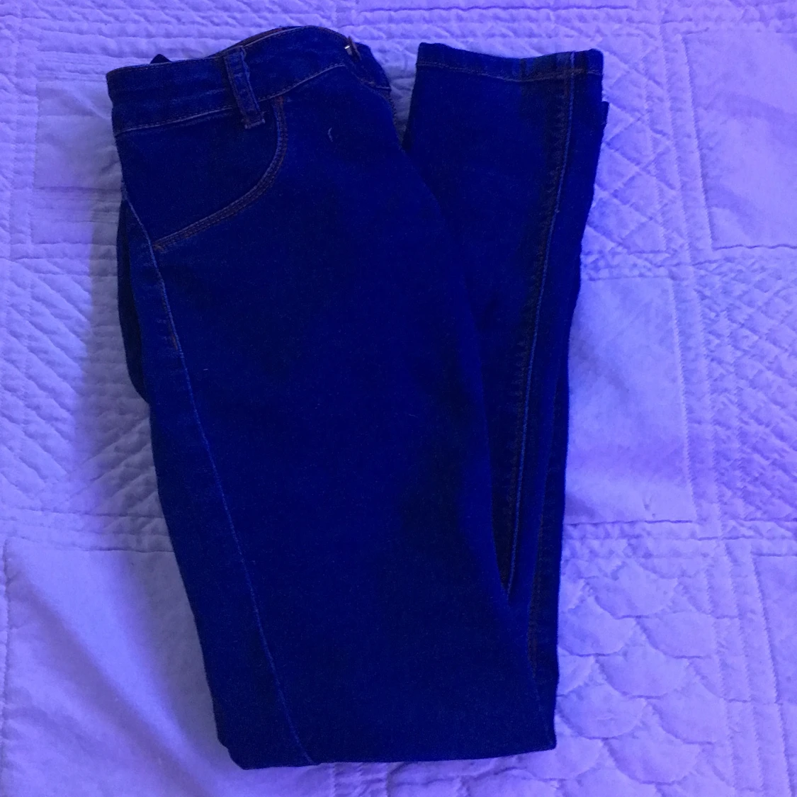 Tajta lågmidjade mörkblåa jeans  - 90