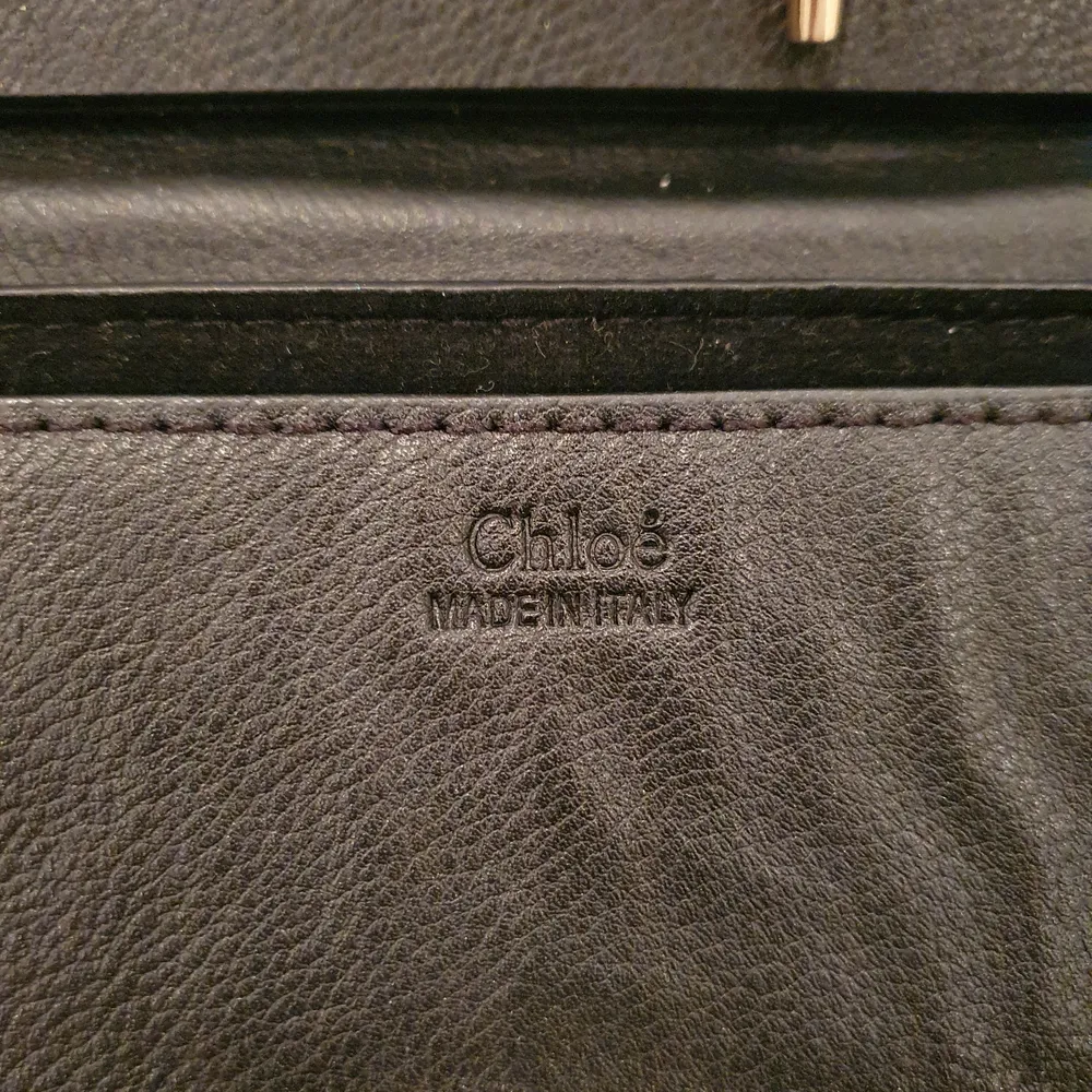 Jättefin väska från chloe, köpt för ca. 1 år sedan men den kom aldrig till användning, Buda!❤. Väskor.