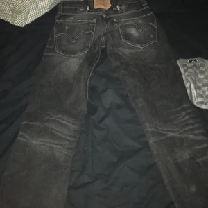 Levis 511 - Säljer nu mina jeans Levis 511 som jag köpte och har använt 1 gång och dom var för stora.