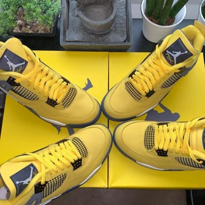 The Air Jordan 4 Lightning⚠️⚡️ - The Air Jordan 4 Lightning⚠️⚡️  Storlek:  -40 -43 -44 -44,5 