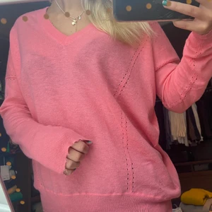 Zadig tröja  - Säljer en rosa Zadig tröja i 100% kashmir. Fint skick!