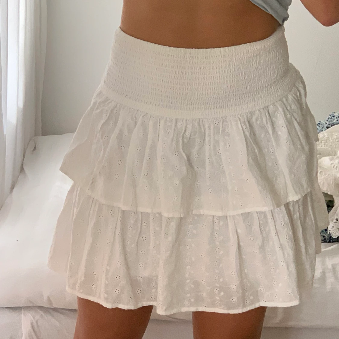 Vit volangkjol Kappahl