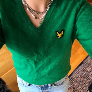 Stockade tröja - Grön stickad tröja från Lyle and scott i storlek 34. Köpare står för frakt:))