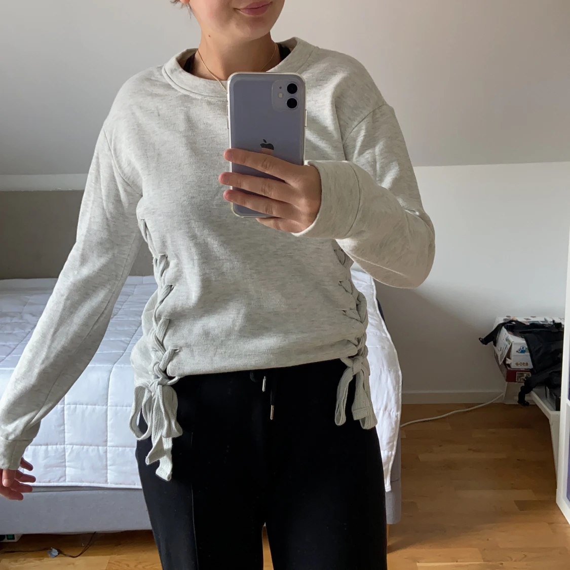 Ljus grå sweatshirt - 91