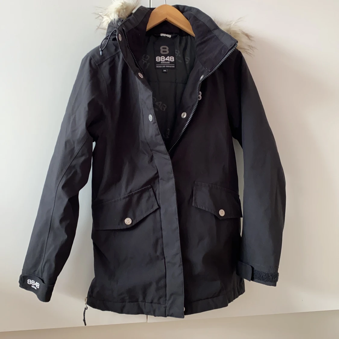 8848 jacka storlek 140