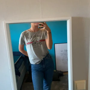 New Yorker T-Shirt  - T-shirt i jättefint skick i storlek XS men sitter bra på mig som är en S. Knappt använd.