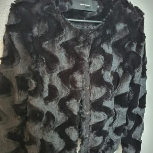 Pälsjacka  - Pälsjacka från vero moda aldrig använd