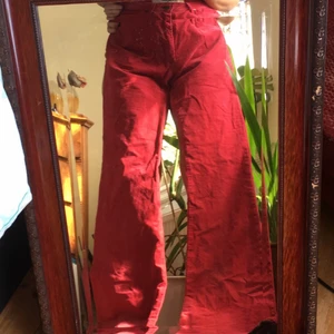 Wrangler Manchester  - Super snygga 90s does the 70s manchesterbyxor från Wrangler. Utsvängda, lite stretchiga. Mycket bra skick. Säljer då de är för små :(