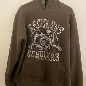 Reckless Scholars hoodie - Eftertraktad hoodie som funkar till allt.