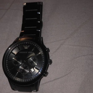 Säljer Armani klocka Herr - Säljer en äkta Armani klocka i Herr modell i hel skick 